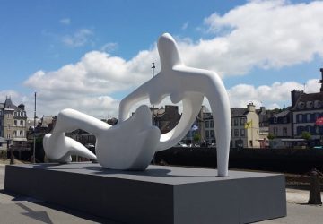 Sculpture d'Henry Moore à Landerneau